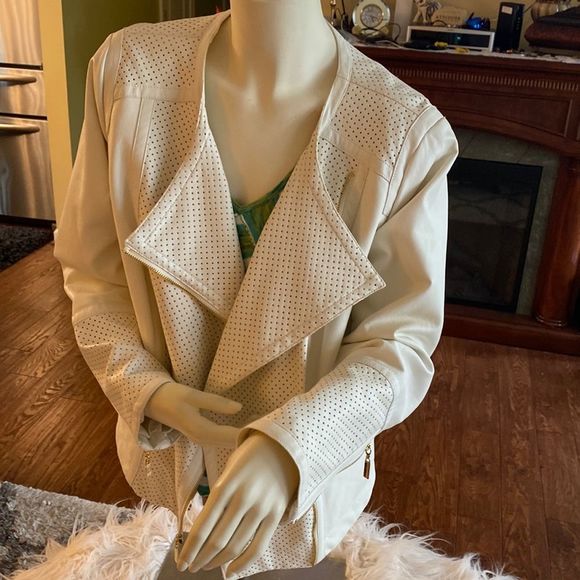 💞JENNIFER LOPEZ💞faux leather jacket - Picture 2 of 16